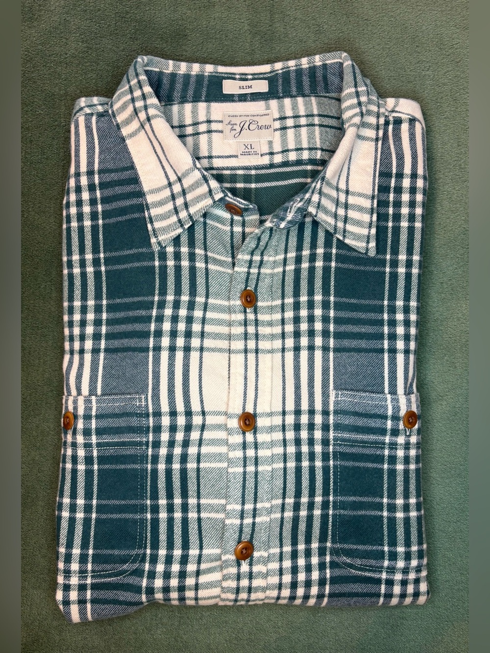 J. Crew Men’s Teal and White Plaid Flannel Button-Down Shirt, Size: L. (6389)